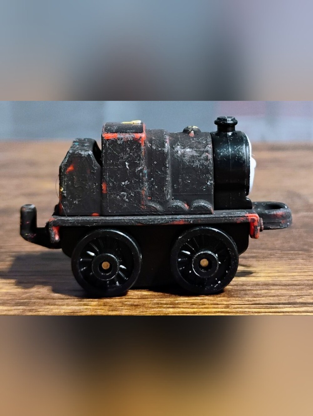 Thomas & Friends Minis: Custom Origins James - Picture 5 of 7